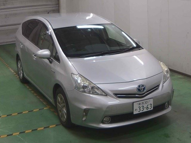 1545 TOYOTA PRIUS ALPHA ZVW41W 2012 г. (JU Niigata)